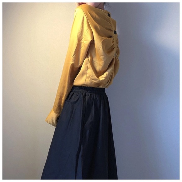 Mustard Yellow Silky Reversible Snap Top - Picture 5 of 6